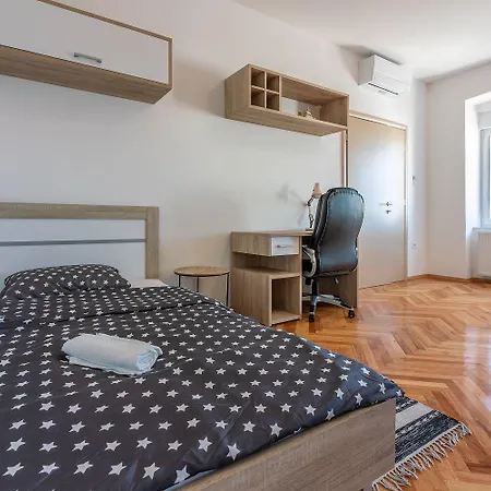 Holiday home Hundefreundliches Nur 270 Meter Zum Mit Meerblick, Tischtennis, Grillbereich Crikvenica