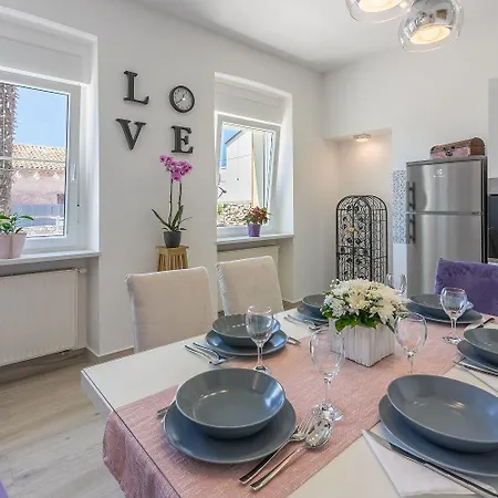 Ferienhaus Hundefreundliches Nur 270 Meter Zum Mit Meerblick, Tischtennis, Grillbereich Crikvenica